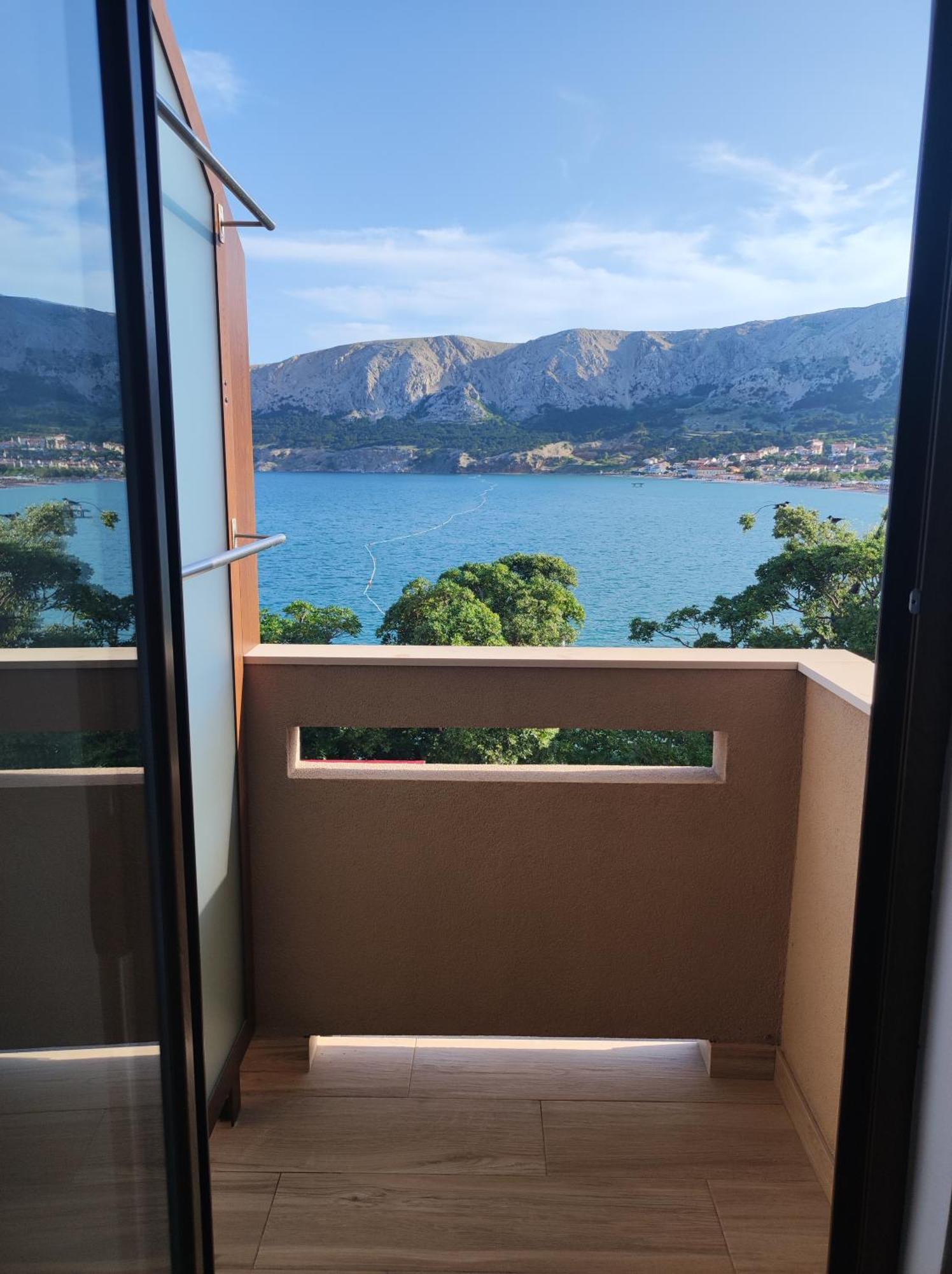 Apartments Krstulja Baška Pokoj fotografie