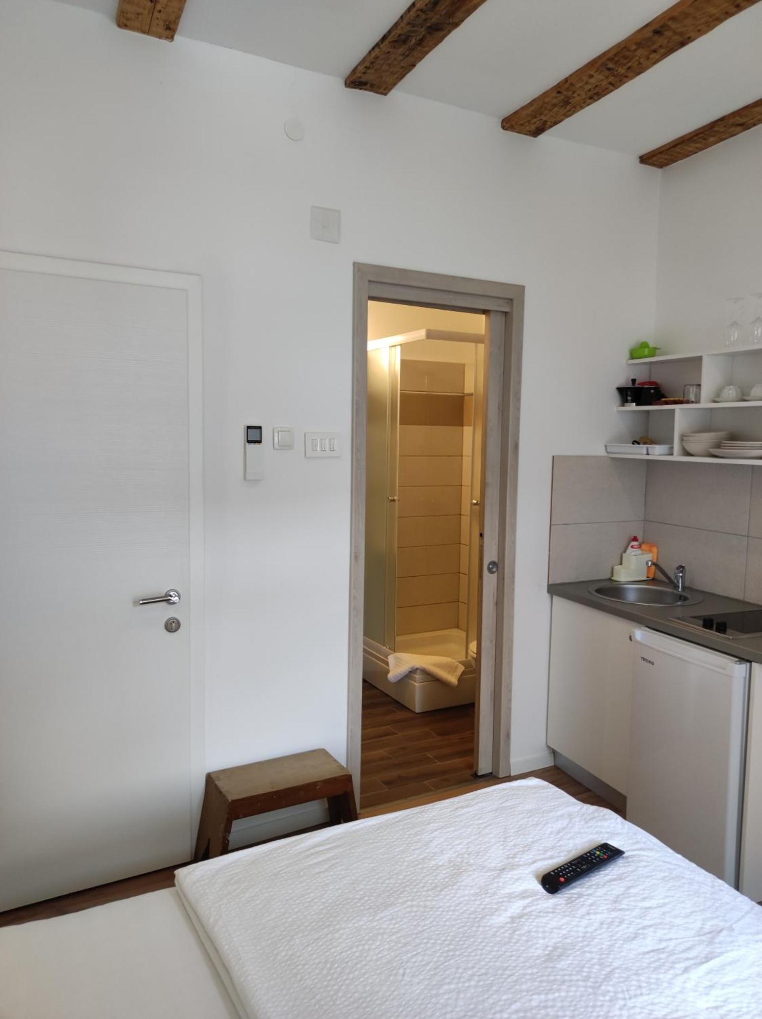 Apartments Krstulja Baška Pokoj fotografie