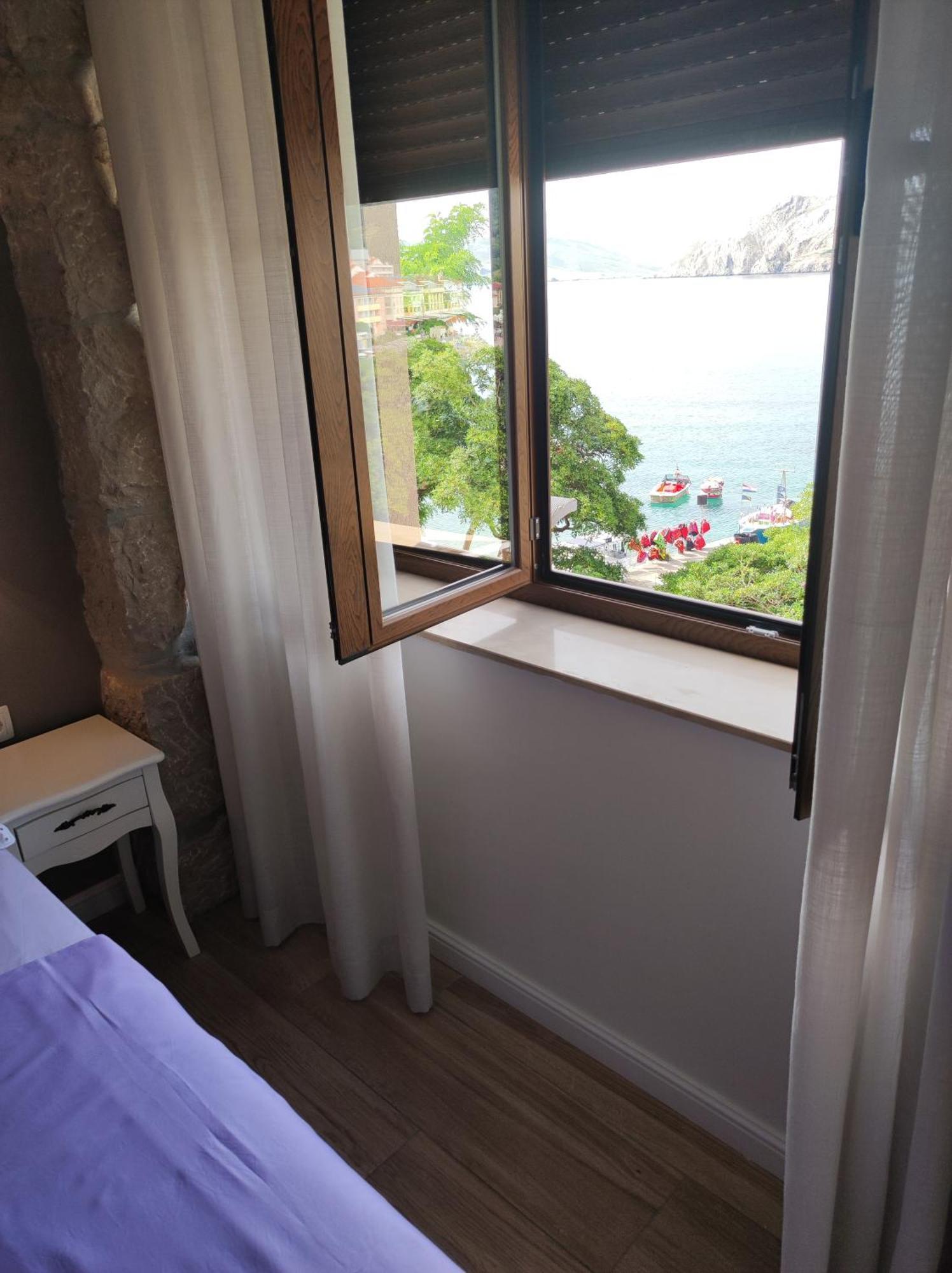 Apartments Krstulja Baška Pokoj fotografie